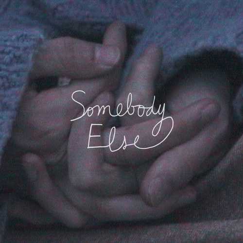 دانلود آهنگ شنیدنی Tom Odell به نام Somebody Else   
